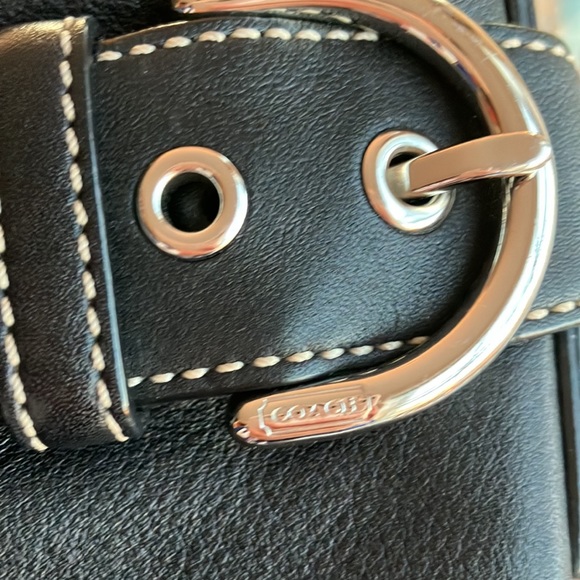 Coach black leather sm/med shoulder bag Serial no G05D-1453 - Picture 3 of 17